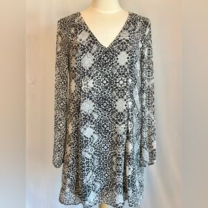 BCBGeneration Black White Lined Chiffon Patterned Swing Flowy Mini Dress  S